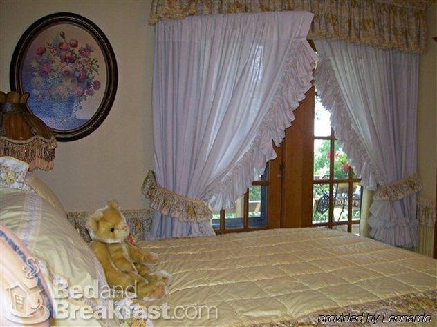 Isadoras Bed And Breakfast West Bend Εξωτερικό φωτογραφία