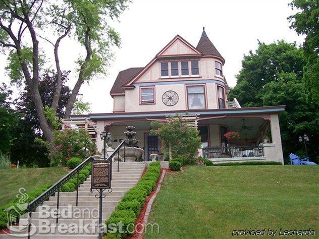 Isadoras Bed And Breakfast West Bend Εξωτερικό φωτογραφία