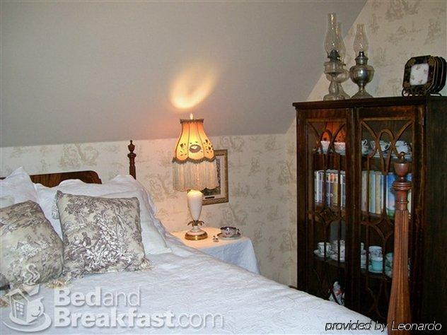 Isadoras Bed And Breakfast West Bend Εξωτερικό φωτογραφία